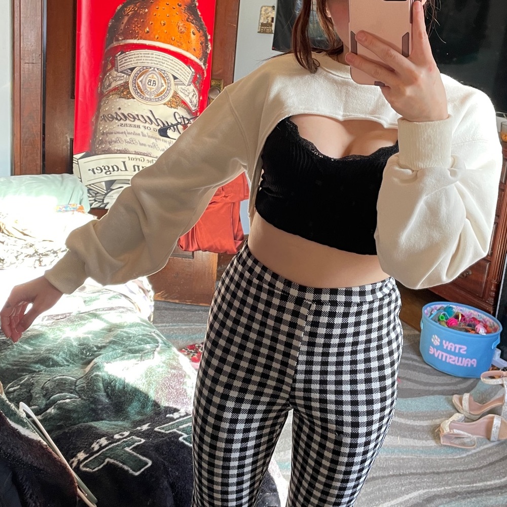 Drop shoulder crop pullover